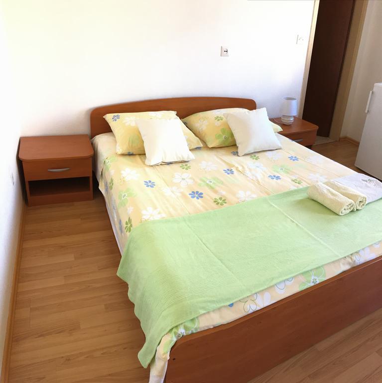 Guesthouse Cipre Lumbarda Exterior foto
